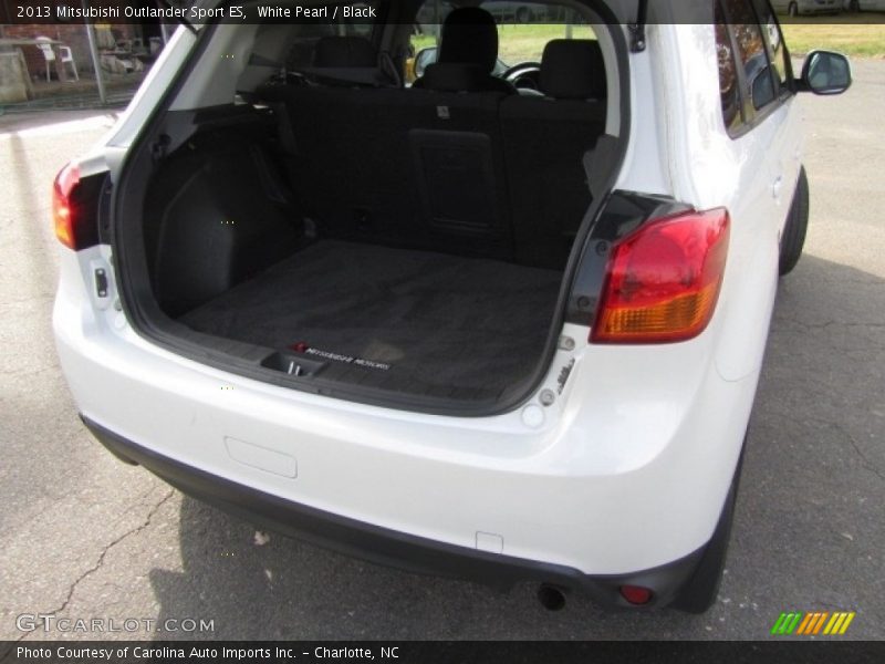 White Pearl / Black 2013 Mitsubishi Outlander Sport ES