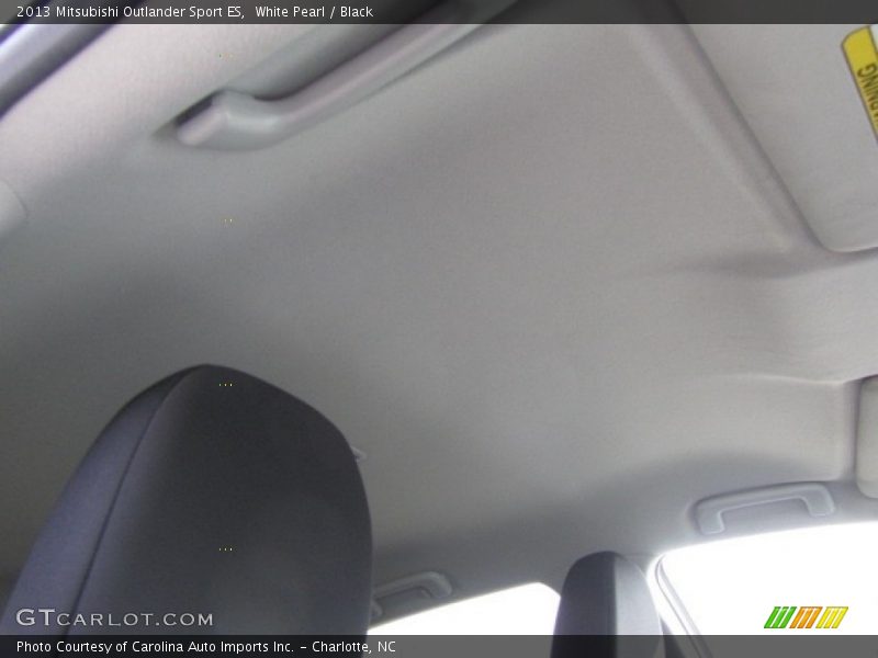 White Pearl / Black 2013 Mitsubishi Outlander Sport ES