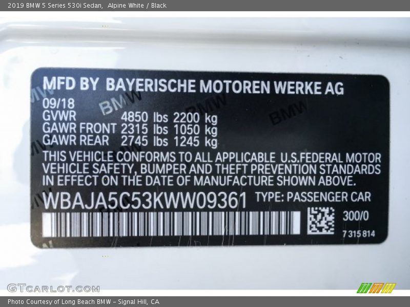 Alpine White / Black 2019 BMW 5 Series 530i Sedan