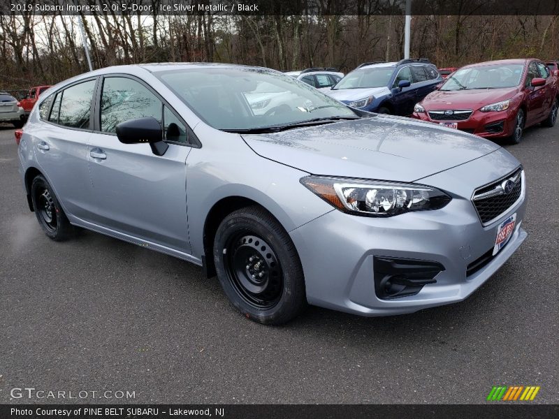 Front 3/4 View of 2019 Impreza 2.0i 5-Door