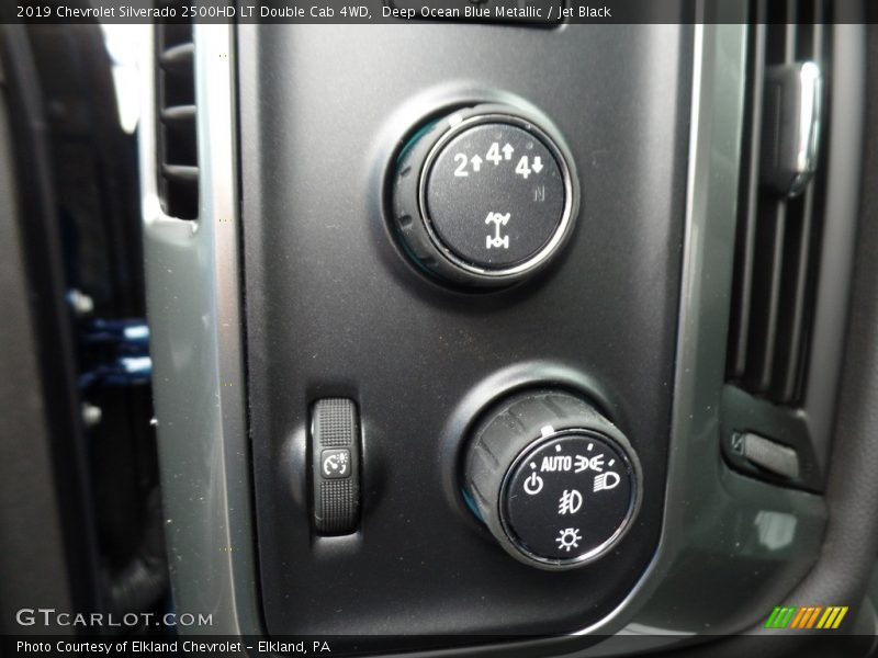 Controls of 2019 Silverado 2500HD LT Double Cab 4WD