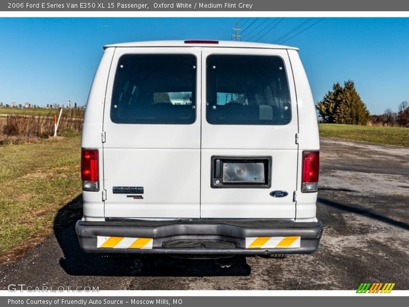 Oxford White / Medium Flint Grey 2006 Ford E Series Van E350 XL 15 Passenger