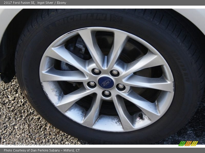 Ingot Silver / Ebony 2017 Ford Fusion SE