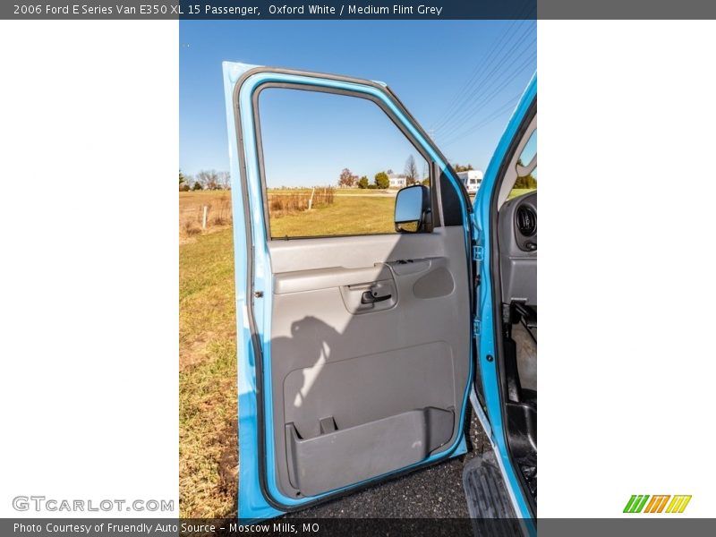 Oxford White / Medium Flint Grey 2006 Ford E Series Van E350 XL 15 Passenger