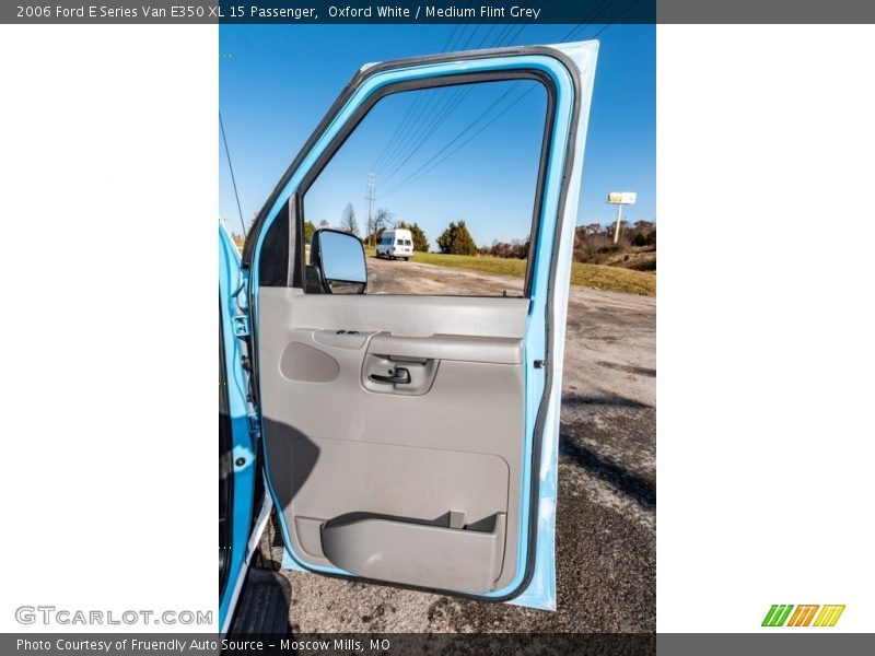 Oxford White / Medium Flint Grey 2006 Ford E Series Van E350 XL 15 Passenger