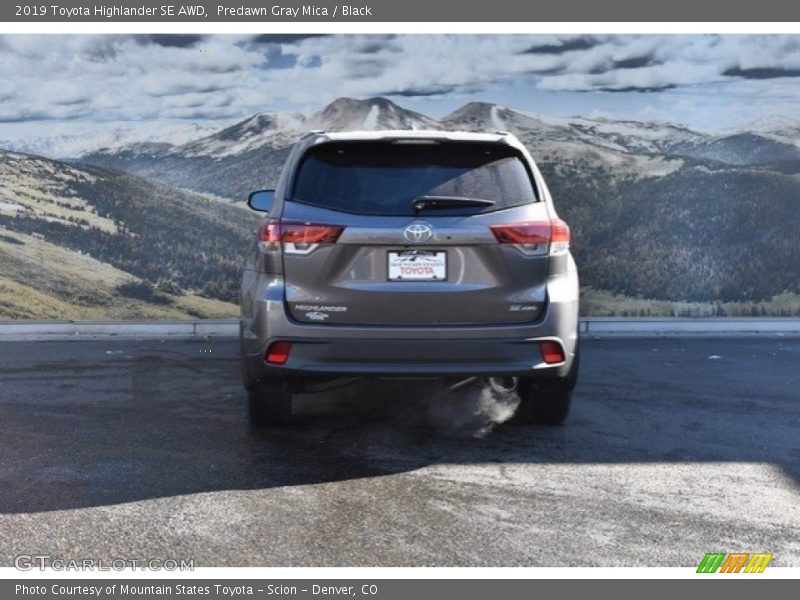 Predawn Gray Mica / Black 2019 Toyota Highlander SE AWD