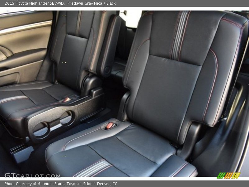 Predawn Gray Mica / Black 2019 Toyota Highlander SE AWD