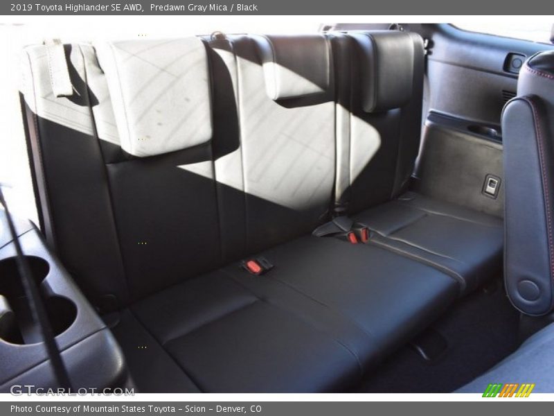 Predawn Gray Mica / Black 2019 Toyota Highlander SE AWD