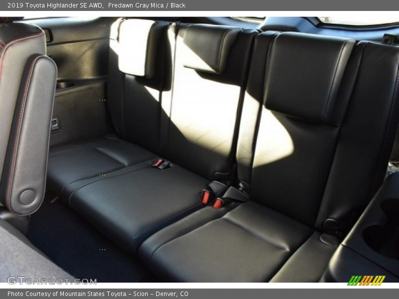 Predawn Gray Mica / Black 2019 Toyota Highlander SE AWD