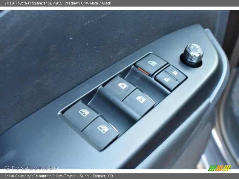 Predawn Gray Mica / Black 2019 Toyota Highlander SE AWD