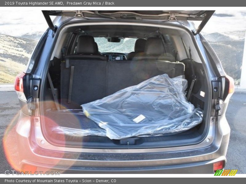 Predawn Gray Mica / Black 2019 Toyota Highlander SE AWD