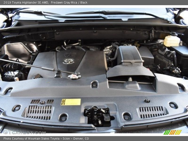 Predawn Gray Mica / Black 2019 Toyota Highlander SE AWD