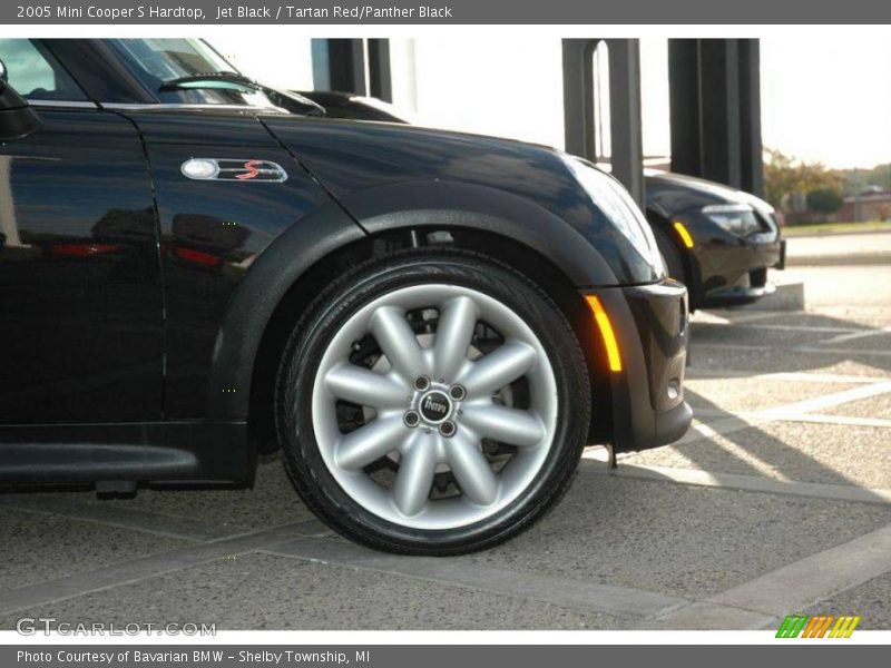 Jet Black / Tartan Red/Panther Black 2005 Mini Cooper S Hardtop