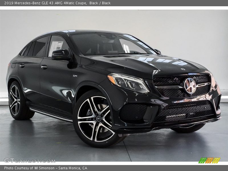 Front 3/4 View of 2019 GLE 43 AMG 4Matic Coupe