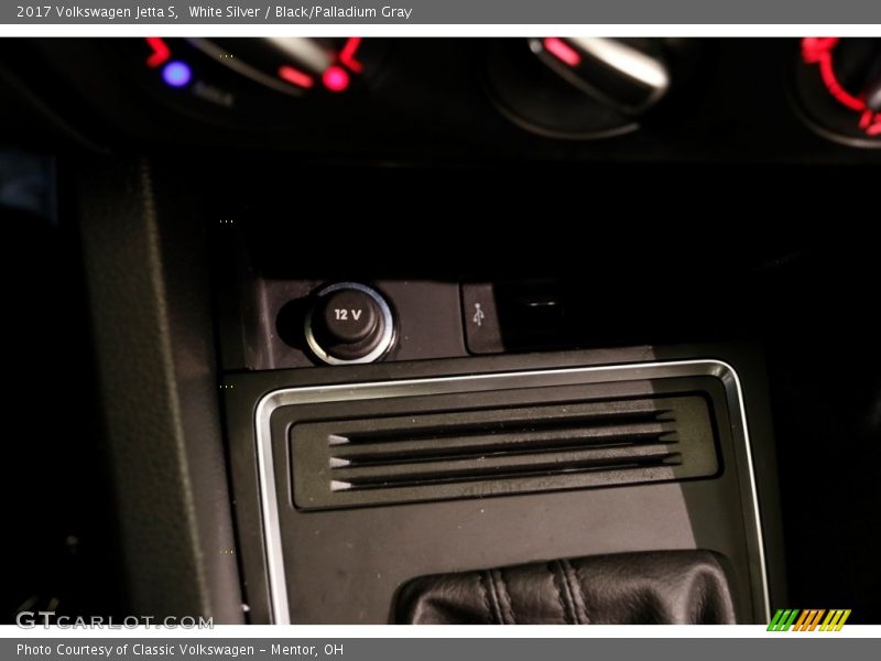 White Silver / Black/Palladium Gray 2017 Volkswagen Jetta S