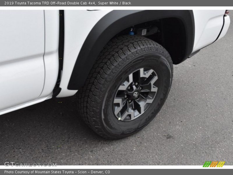 Super White / Black 2019 Toyota Tacoma TRD Off-Road Double Cab 4x4