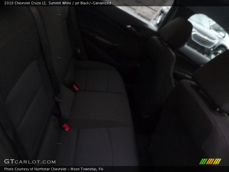 Summit White / Jet Black/­Galvanized 2019 Chevrolet Cruze LS