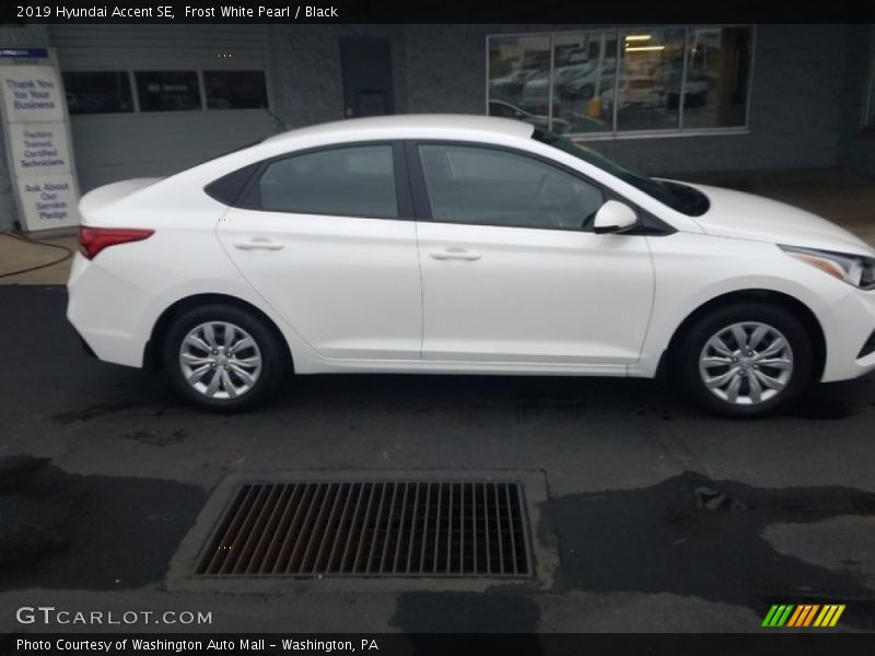 Frost White Pearl / Black 2019 Hyundai Accent SE