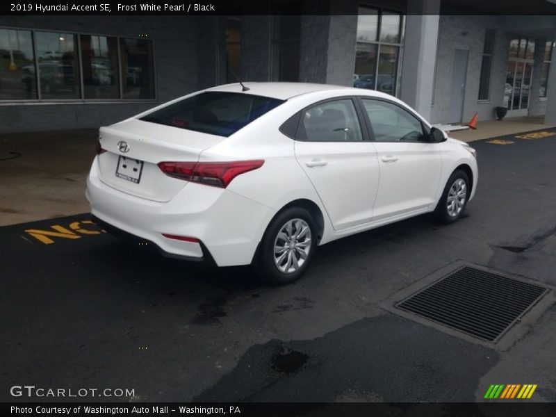 Frost White Pearl / Black 2019 Hyundai Accent SE