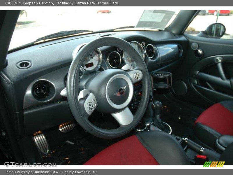 Jet Black / Tartan Red/Panther Black 2005 Mini Cooper S Hardtop