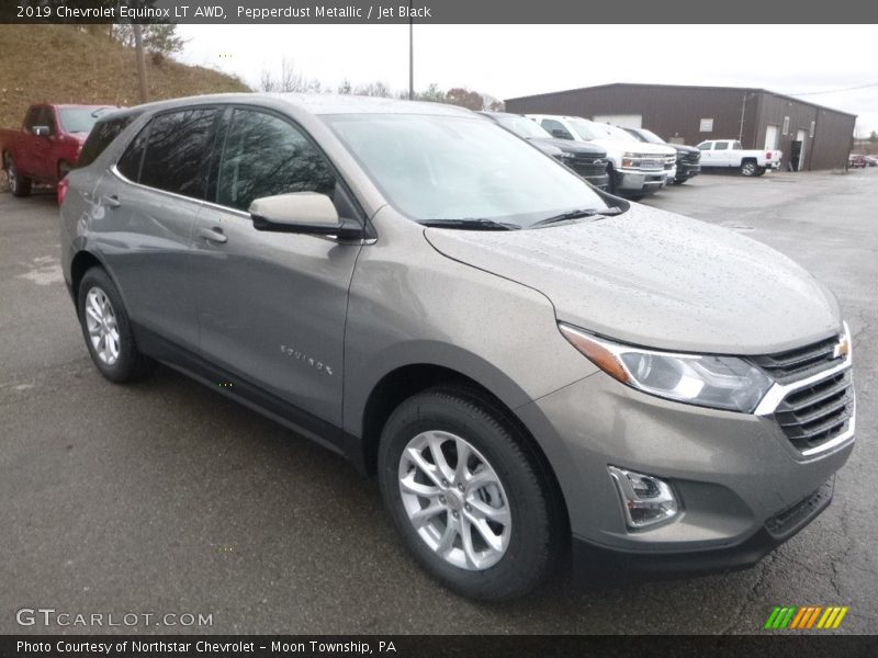 Pepperdust Metallic / Jet Black 2019 Chevrolet Equinox LT AWD