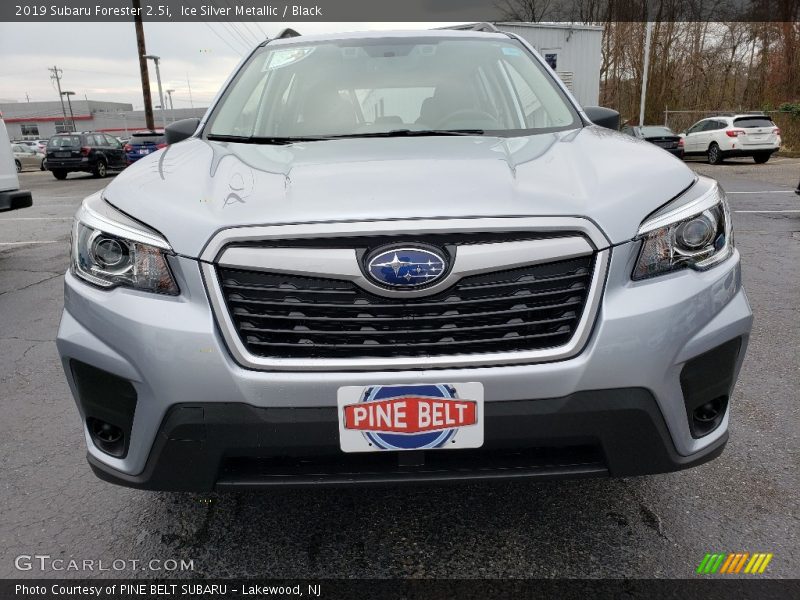 Ice Silver Metallic / Black 2019 Subaru Forester 2.5i