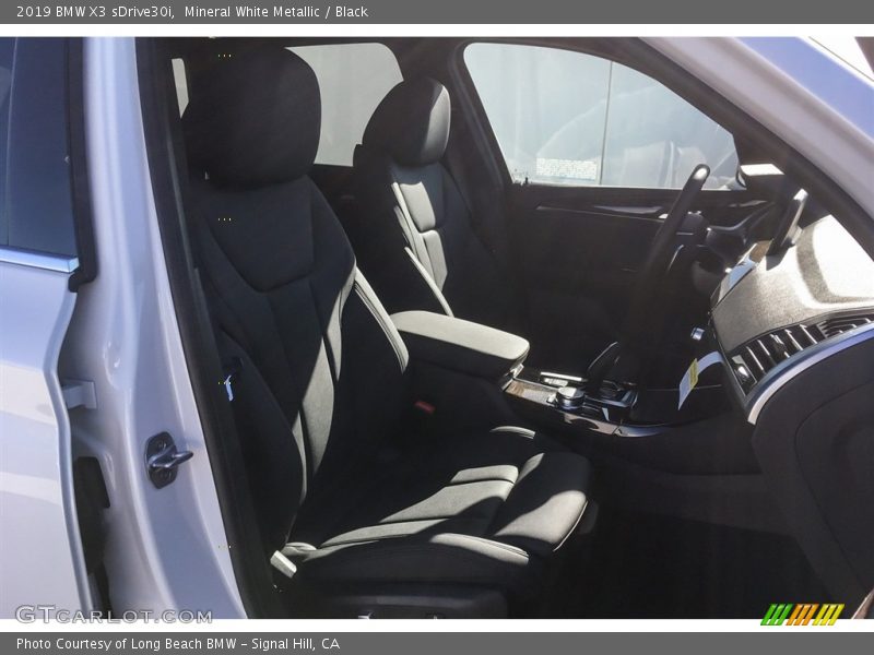 Mineral White Metallic / Black 2019 BMW X3 sDrive30i