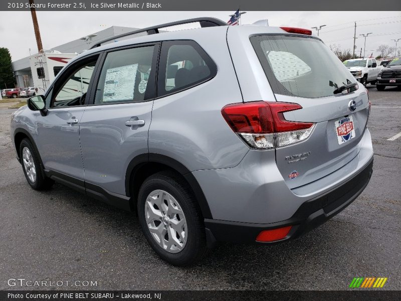 Ice Silver Metallic / Black 2019 Subaru Forester 2.5i