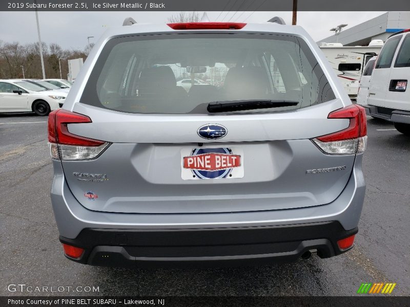 Ice Silver Metallic / Black 2019 Subaru Forester 2.5i