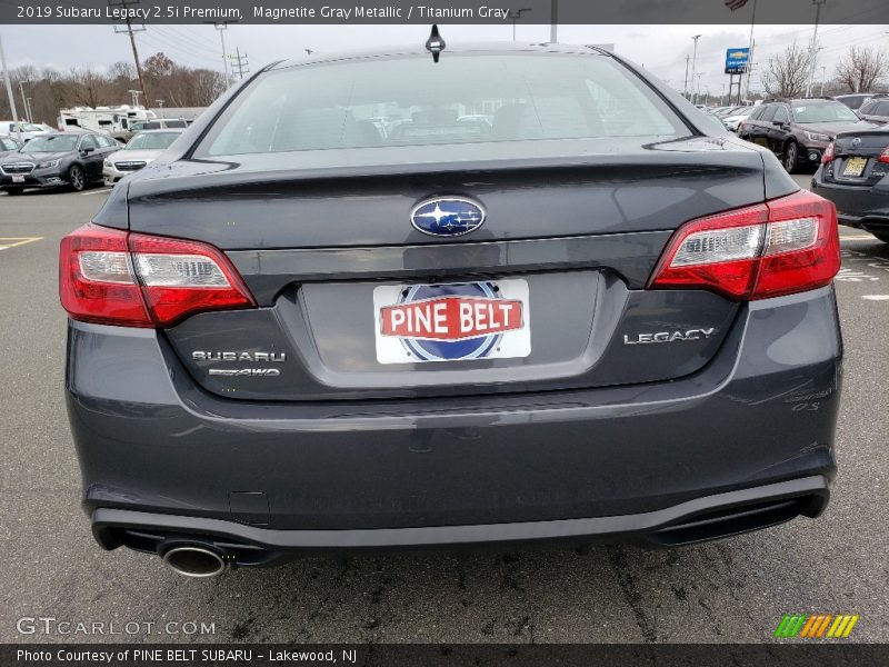 Magnetite Gray Metallic / Titanium Gray 2019 Subaru Legacy 2.5i Premium