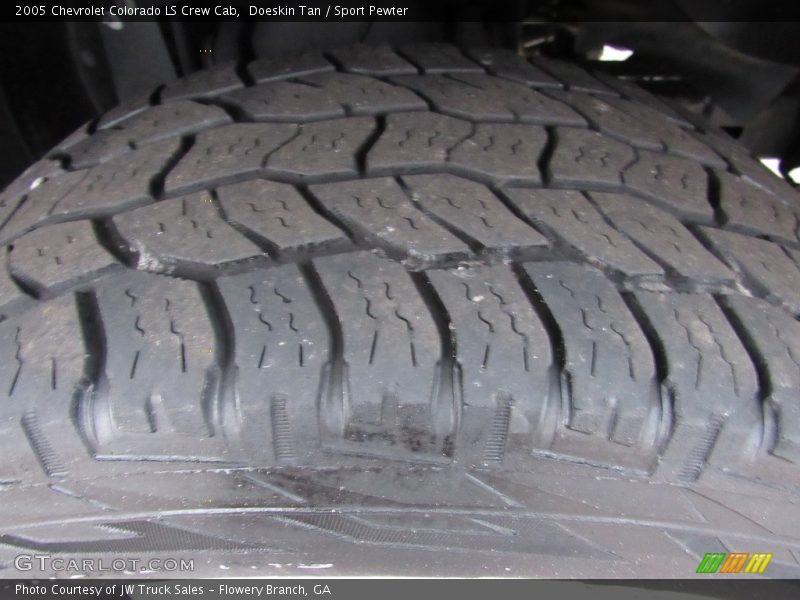 Doeskin Tan / Sport Pewter 2005 Chevrolet Colorado LS Crew Cab