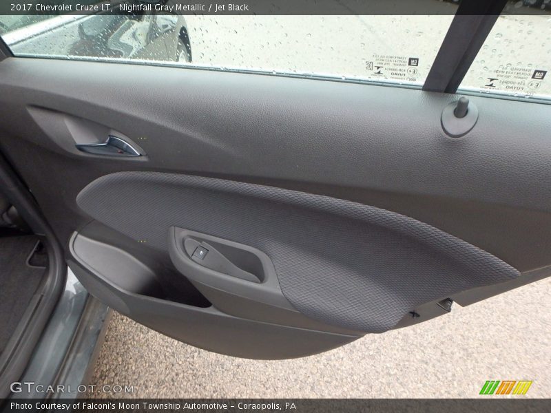 Nightfall Gray Metallic / Jet Black 2017 Chevrolet Cruze LT