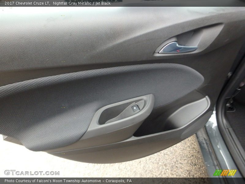 Nightfall Gray Metallic / Jet Black 2017 Chevrolet Cruze LT