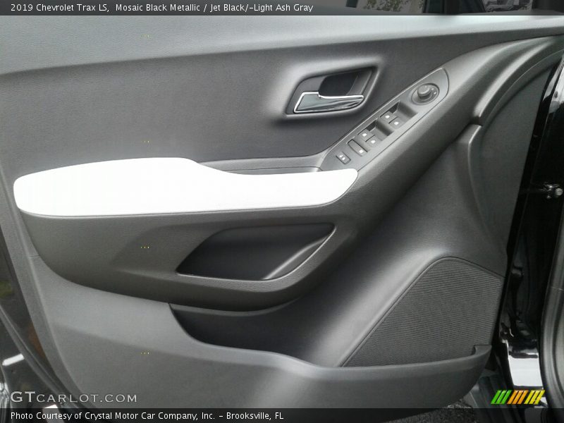 Mosaic Black Metallic / Jet Black/­Light Ash Gray 2019 Chevrolet Trax LS