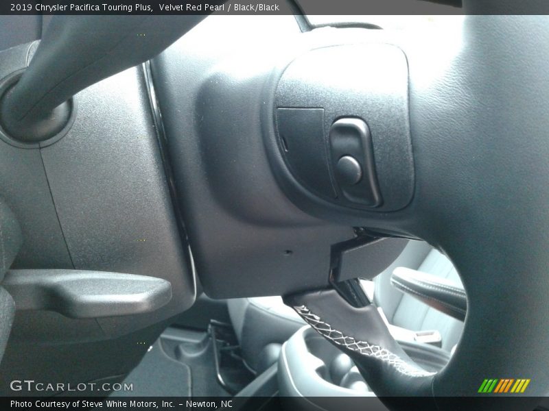 Velvet Red Pearl / Black/Black 2019 Chrysler Pacifica Touring Plus