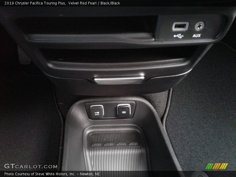 Velvet Red Pearl / Black/Black 2019 Chrysler Pacifica Touring Plus