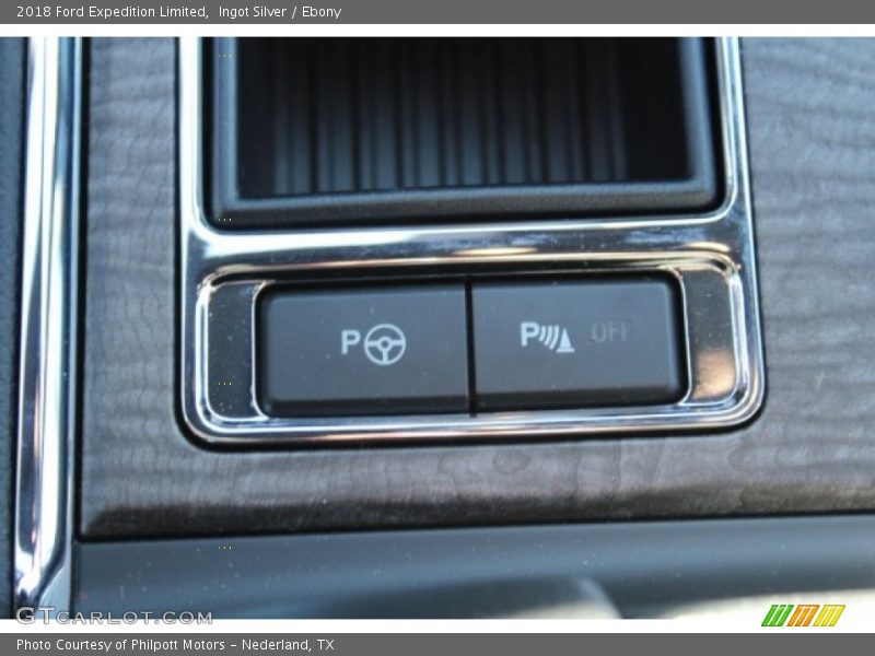Ingot Silver / Ebony 2018 Ford Expedition Limited