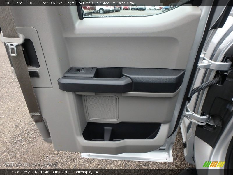 Ingot Silver Metallic / Medium Earth Gray 2015 Ford F150 XL SuperCab 4x4