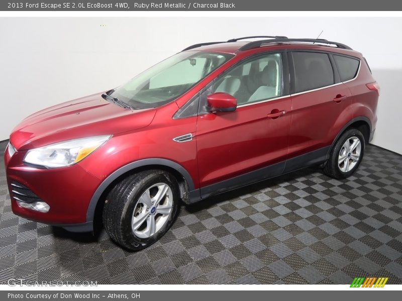 Ruby Red Metallic / Charcoal Black 2013 Ford Escape SE 2.0L EcoBoost 4WD