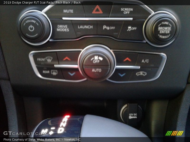 Controls of 2019 Charger R/T Scat Pack