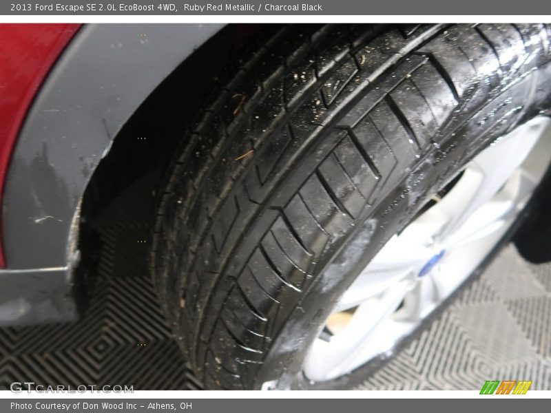 Ruby Red Metallic / Charcoal Black 2013 Ford Escape SE 2.0L EcoBoost 4WD