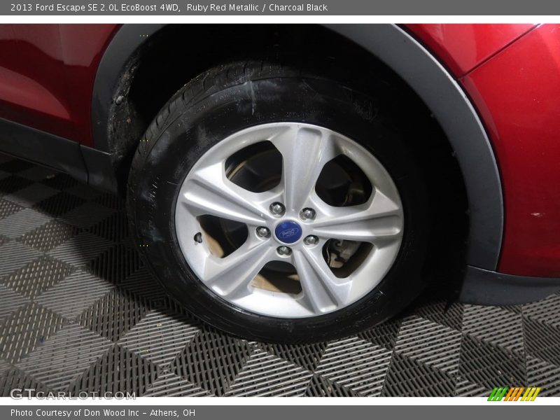 Ruby Red Metallic / Charcoal Black 2013 Ford Escape SE 2.0L EcoBoost 4WD