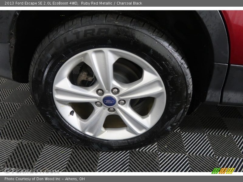 Ruby Red Metallic / Charcoal Black 2013 Ford Escape SE 2.0L EcoBoost 4WD