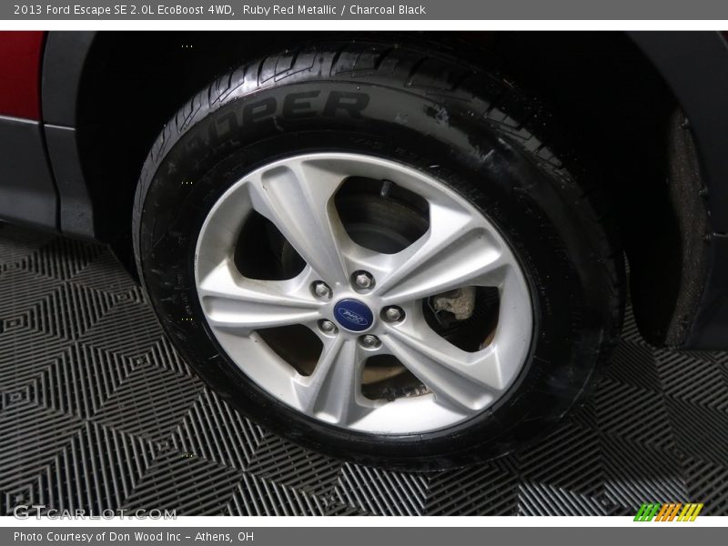 Ruby Red Metallic / Charcoal Black 2013 Ford Escape SE 2.0L EcoBoost 4WD