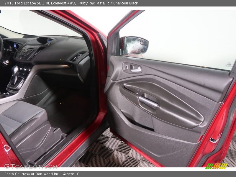 Ruby Red Metallic / Charcoal Black 2013 Ford Escape SE 2.0L EcoBoost 4WD