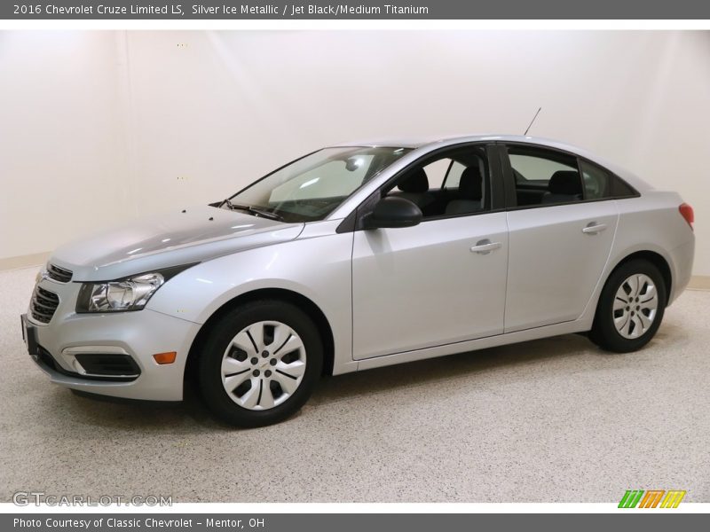 Silver Ice Metallic / Jet Black/Medium Titanium 2016 Chevrolet Cruze Limited LS