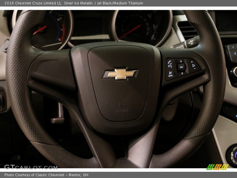 Silver Ice Metallic / Jet Black/Medium Titanium 2016 Chevrolet Cruze Limited LS