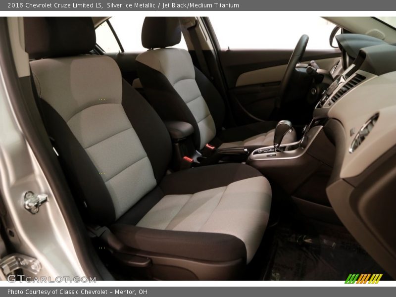Silver Ice Metallic / Jet Black/Medium Titanium 2016 Chevrolet Cruze Limited LS