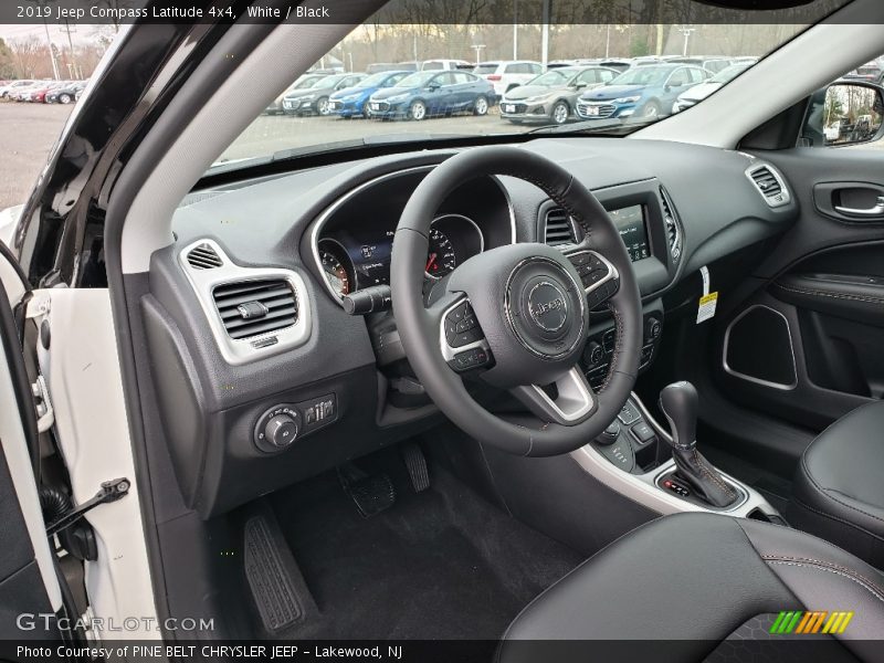 White / Black 2019 Jeep Compass Latitude 4x4