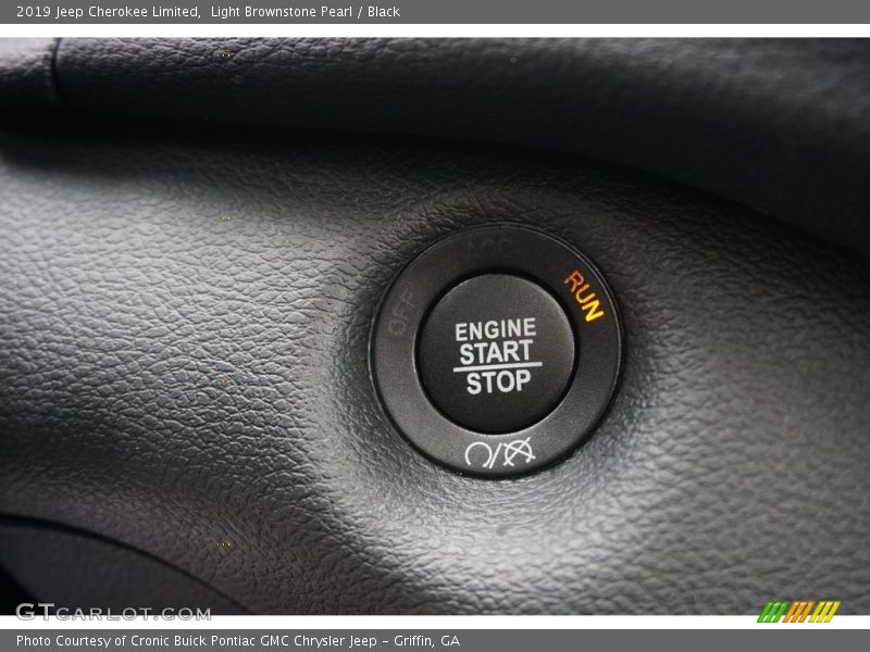 Controls of 2019 Cherokee Limited